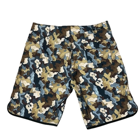 CG Habitats 309 fit OG athletic fit board shorts in candy camo gray - Picture 4 of 11